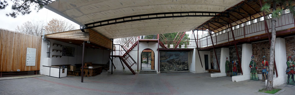 двор крепости