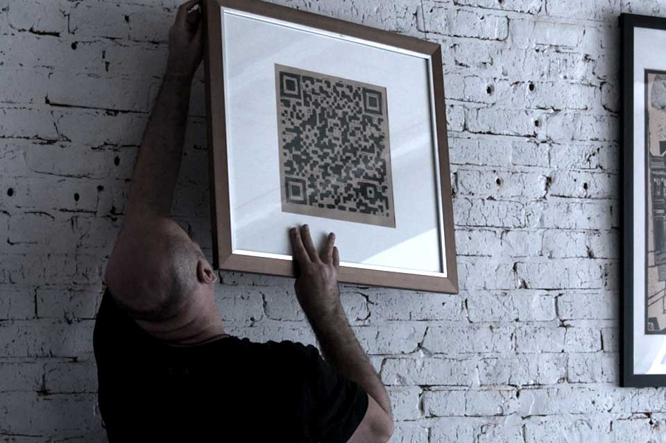 линогравюра с QR кодом развеска картин